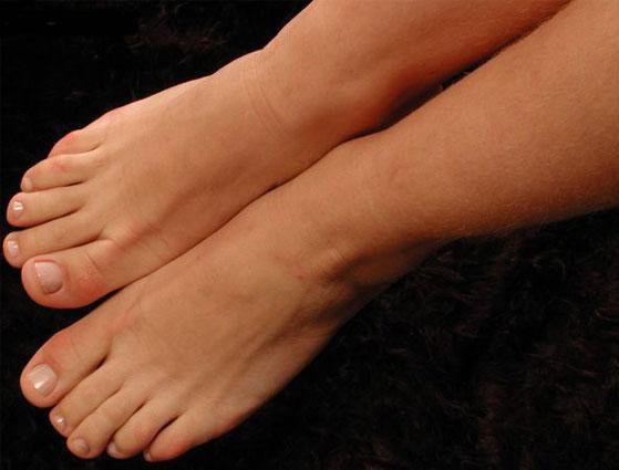Nubia De Oliveira Feet