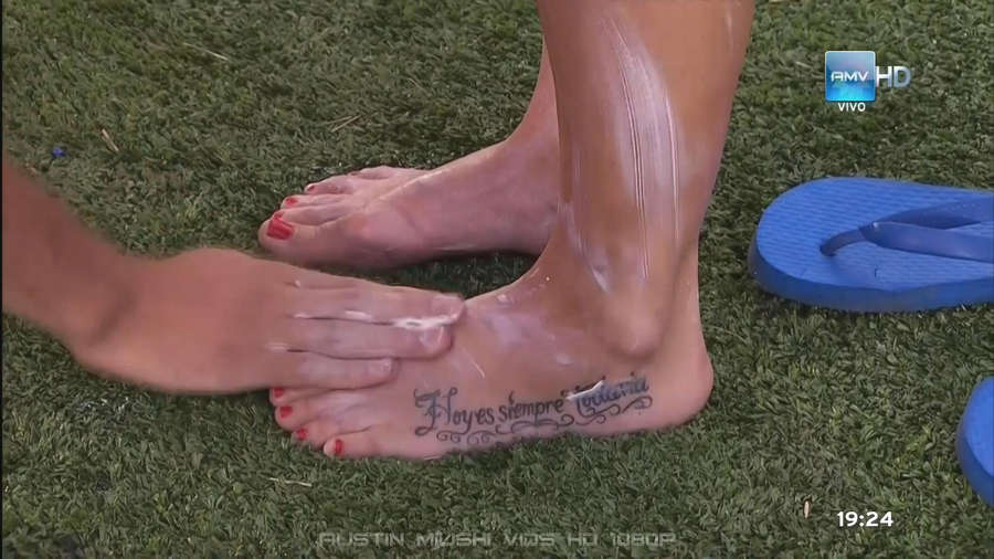 Lorena Wells Feet