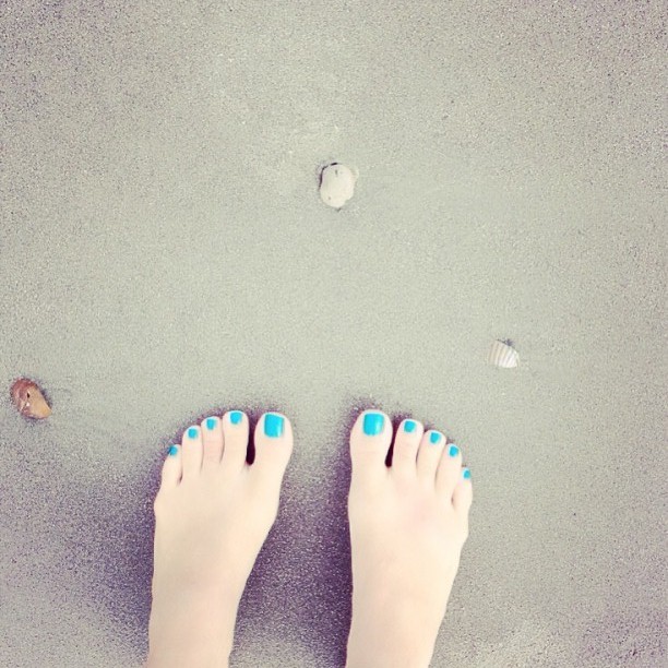 Beth Behrs Feet.