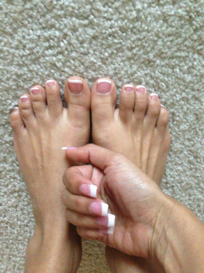 Layla Sin Feet. 