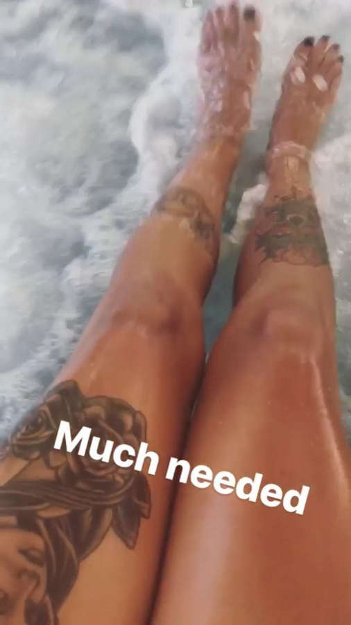 Zahra Schreiber Feet