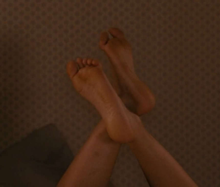 Amanda Peet Feet