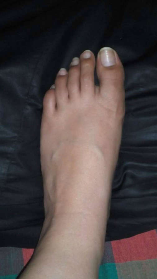 Daisy Shah Feet
