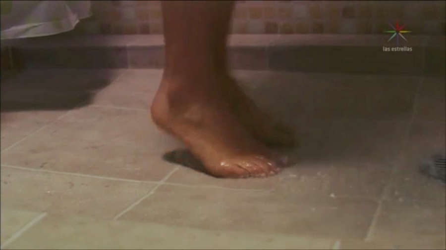 Mayrin Villanueva Feet
