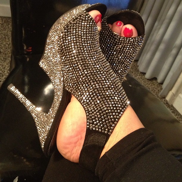 celebrity feet pictures from Luenell Feet (9 photos) .