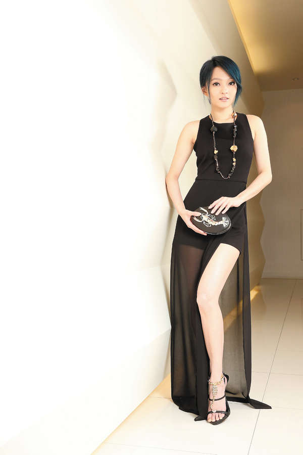 Angela Shao Han Chang Feet