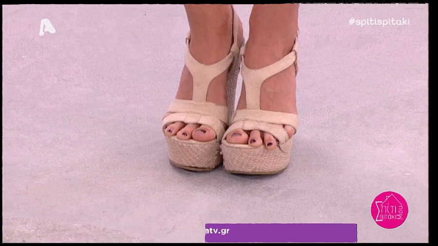 Ellie Papageli Feet