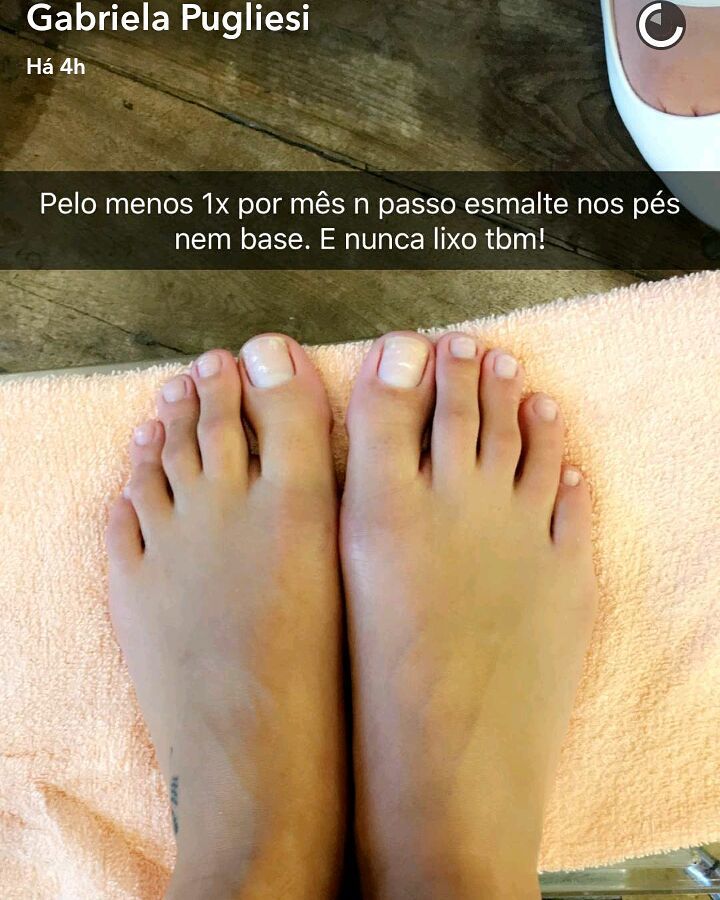 Gabriela Pugliesi Feet