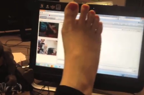 Lee Newton Feet