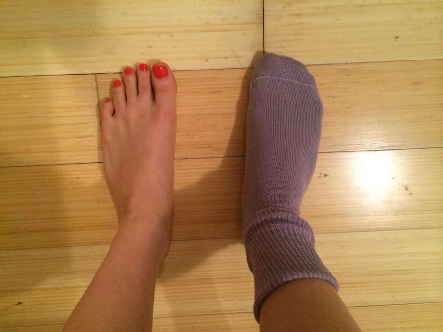 Mae Whitman Feet