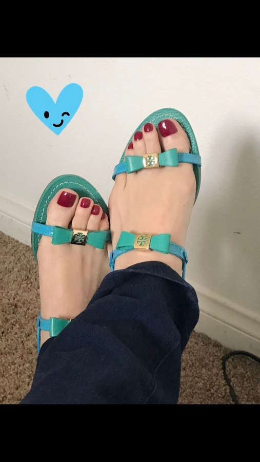 Anais Salazar Feet