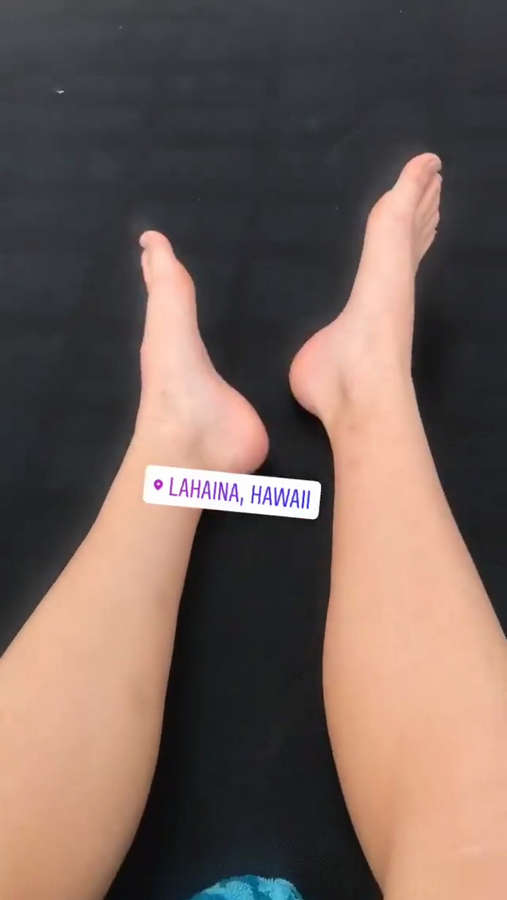 Hannah Stocking Feet
