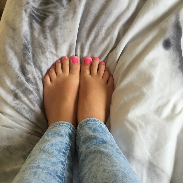 Stacey Robyn Feet