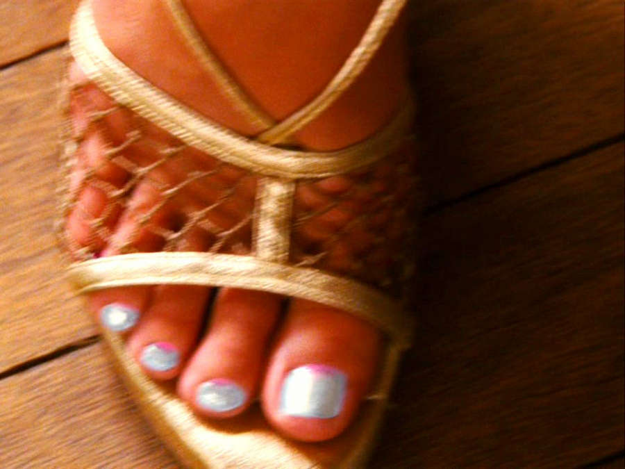 Sara Paxton Feet