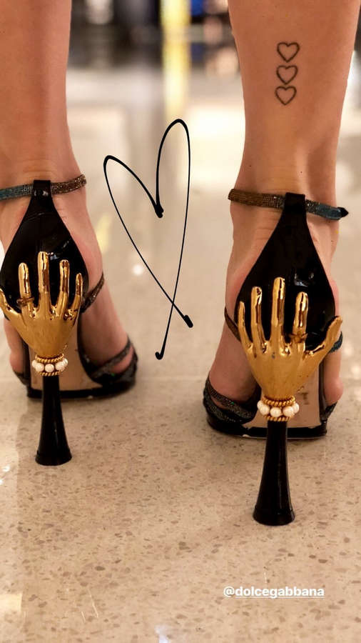 Camila Queiroz Feet