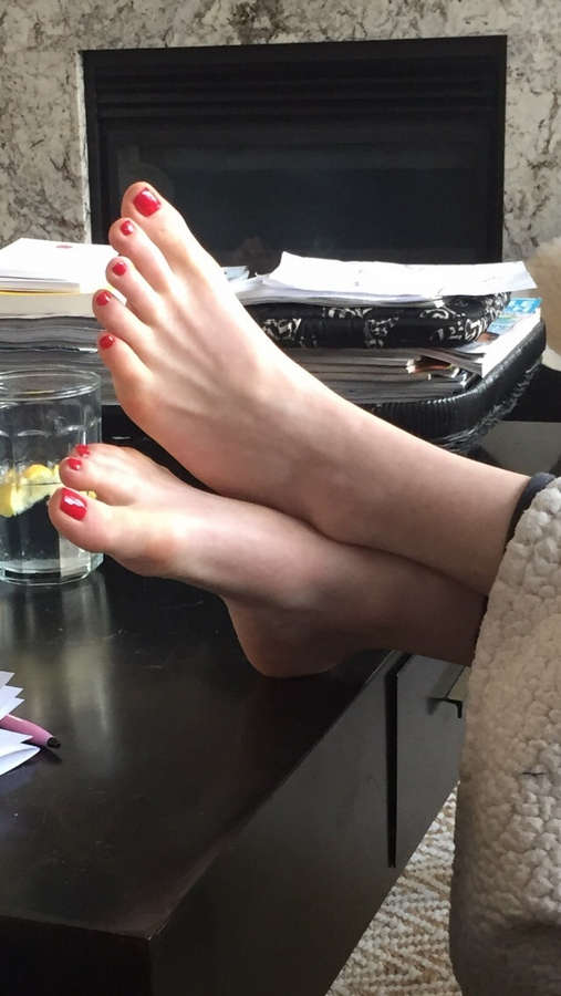 Katie Vernola Feet