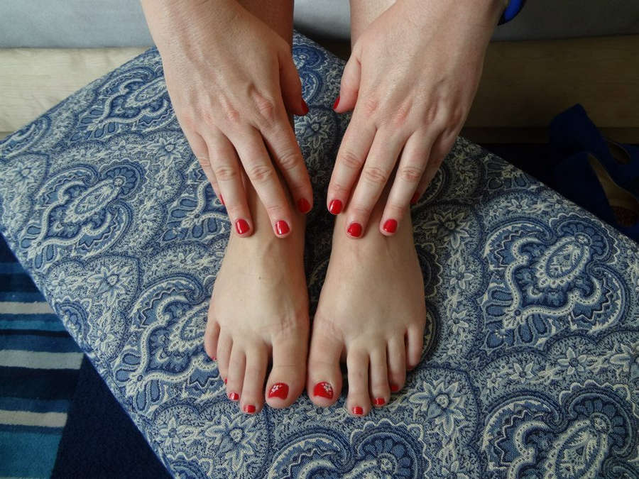 Flower Tucci Feet
