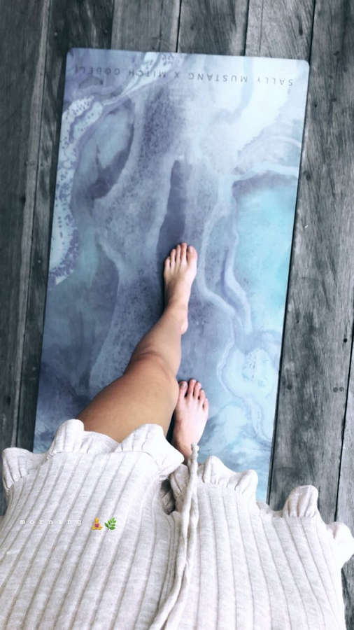 Alyssa Lynch Feet