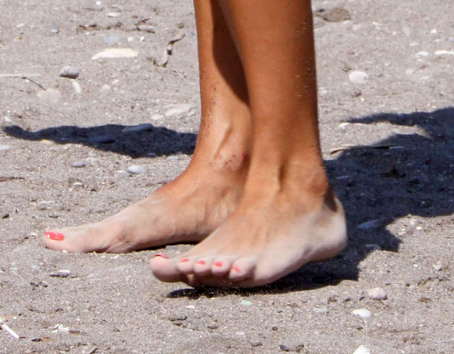 Natalie Thanou Feet