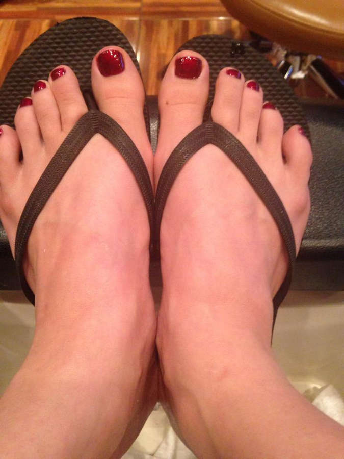Chelsea Rae Keller Feet