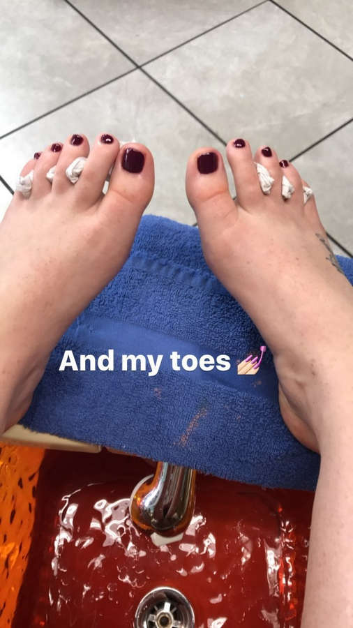 Barbary Rose Feet