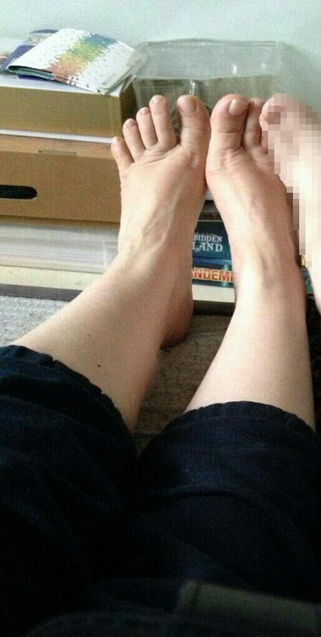Julie Vollono Feet