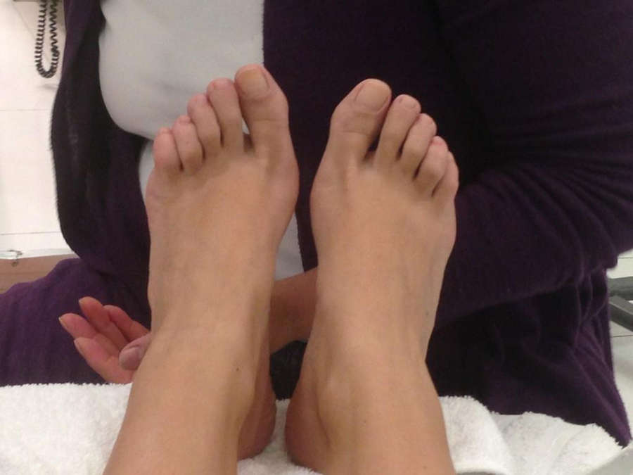 Sylvia Saenz Feet