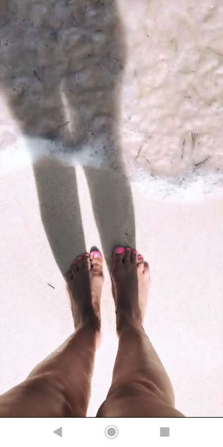 Alejandra Fosalba Feet