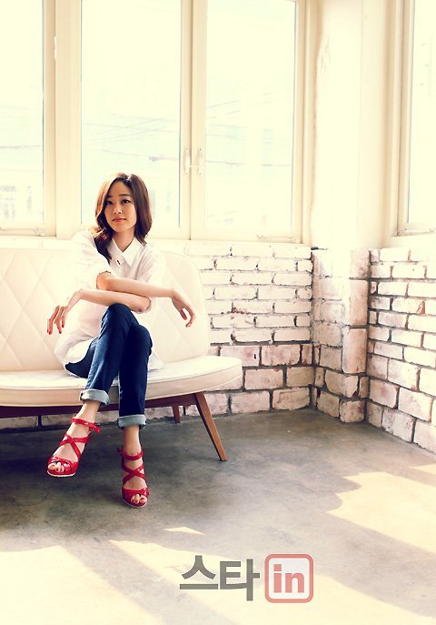 Hyo Jin Kim Feet