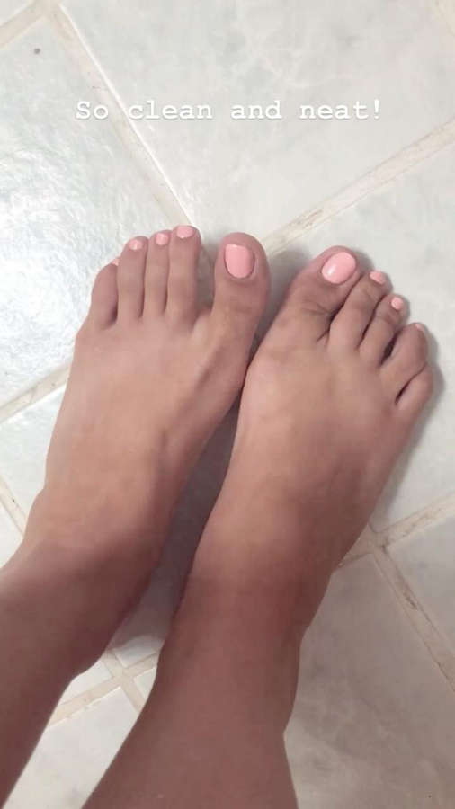 Danae Muratore Feet