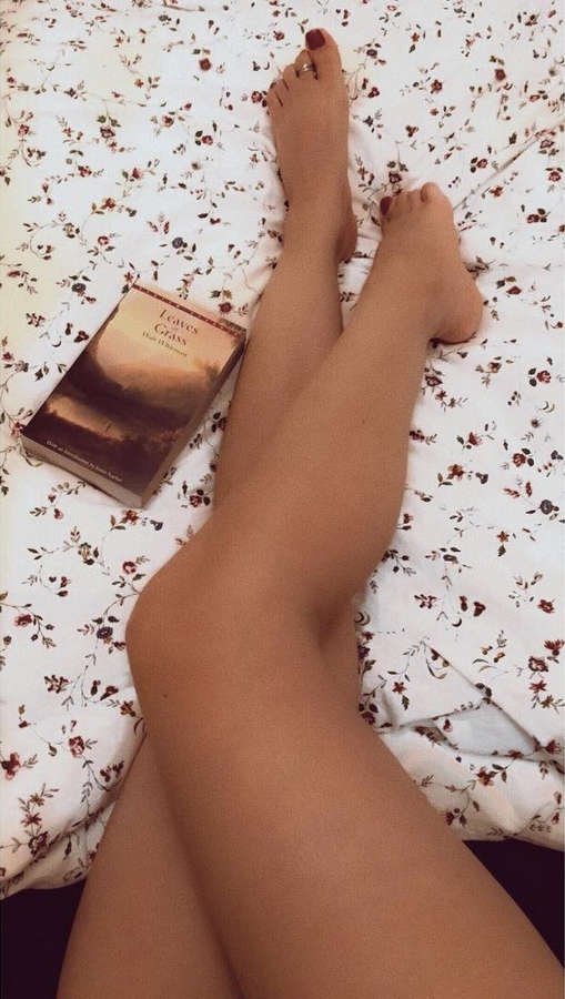 Yasmeena Feet