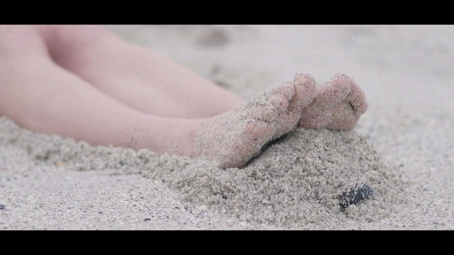 Mackenzie Davis Feet