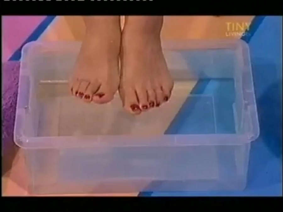 Kathleen De Leon Feet