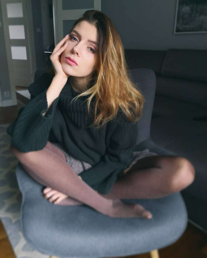 Karolina Pielesiak Feet