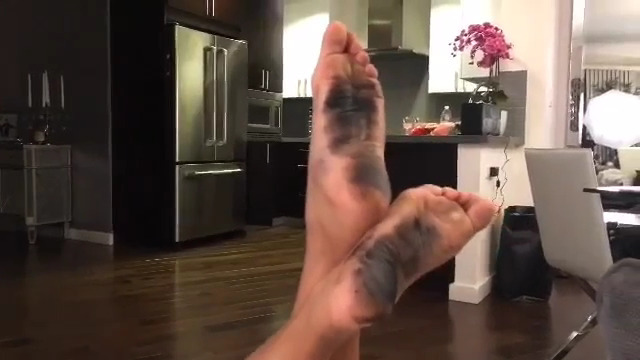 Liane Valenzuela Feet