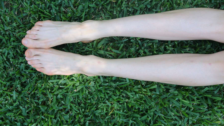 Hannah Jones Feet