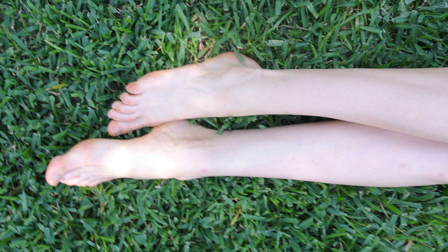 Hannah Jones Feet