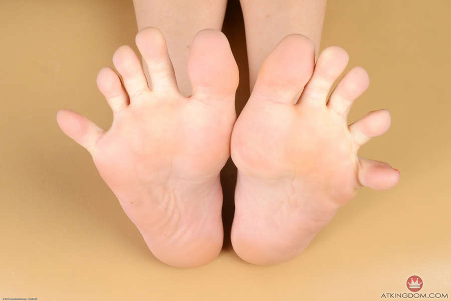 Miko Dai Feet