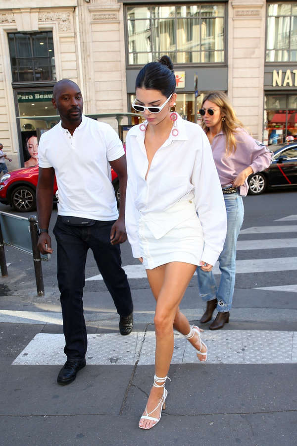 Kendall Jenner Feet (21 photos) - celebrity-feet.com