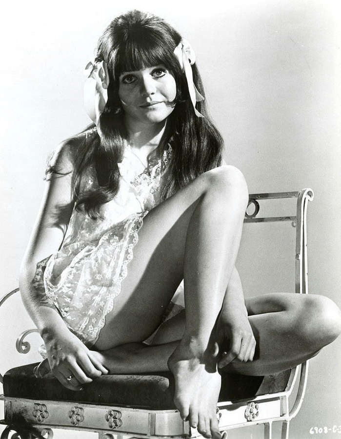 celebrity feet pictures from Sally Geeson Feet (6 photos) .