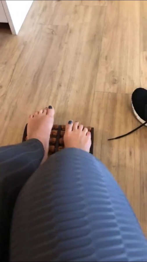 Mariana Santos Feet