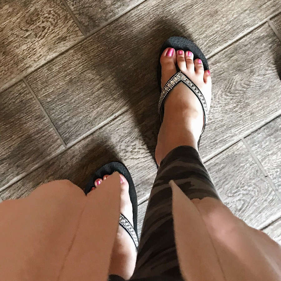 Shannon Stacey Feet. 