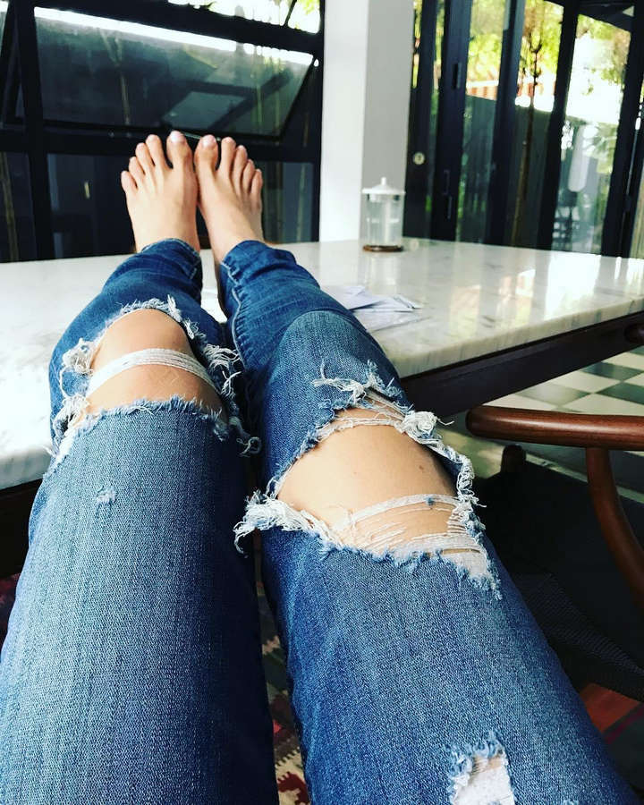 Janice Koh Yu Mei Feet