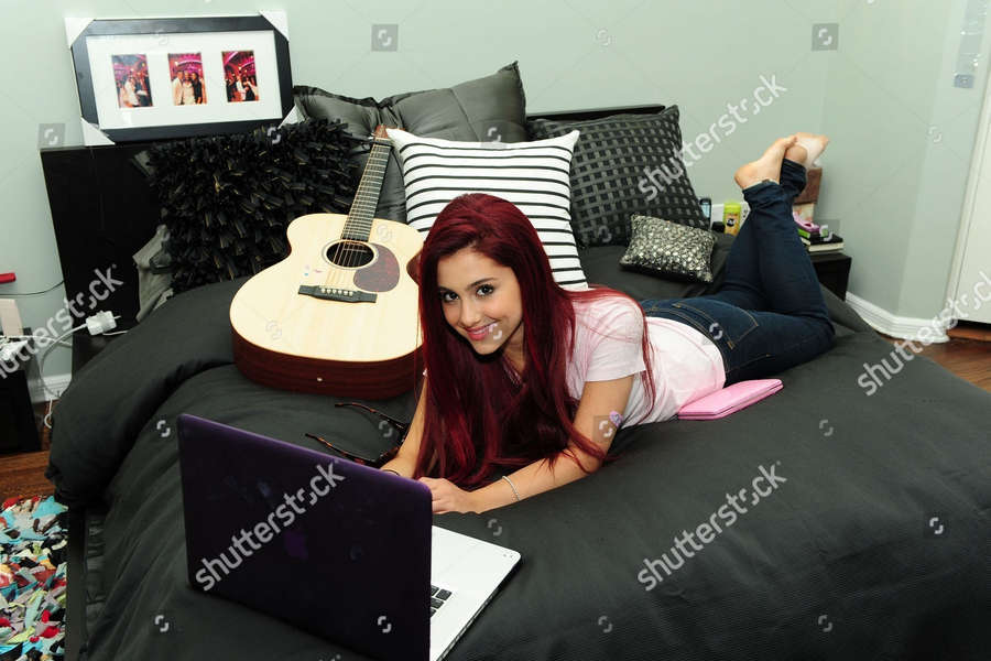 Ariana Grande Feet