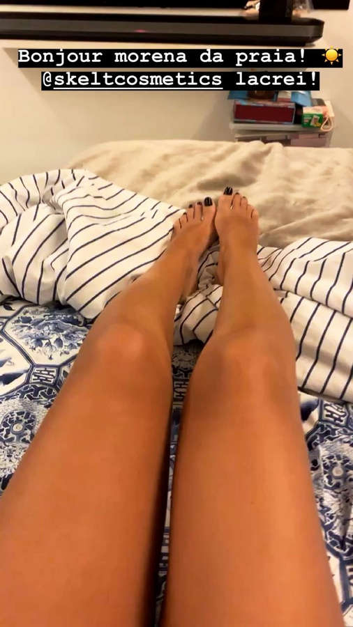 Thassia Naves Feet