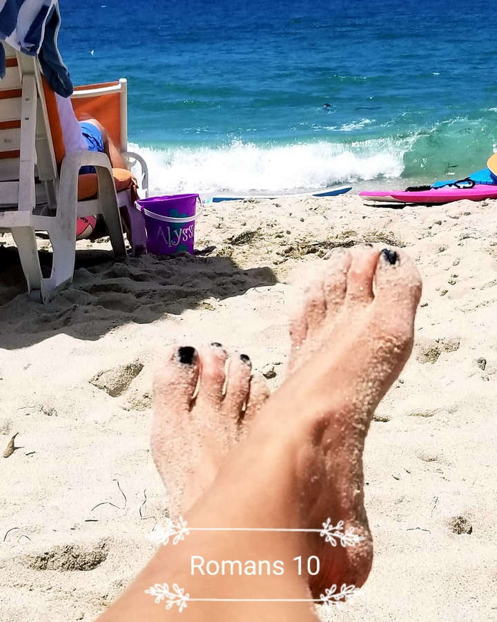 Mandy Flores Feet