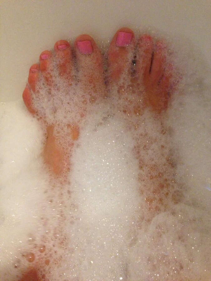 Chelsea Edmundson Feet