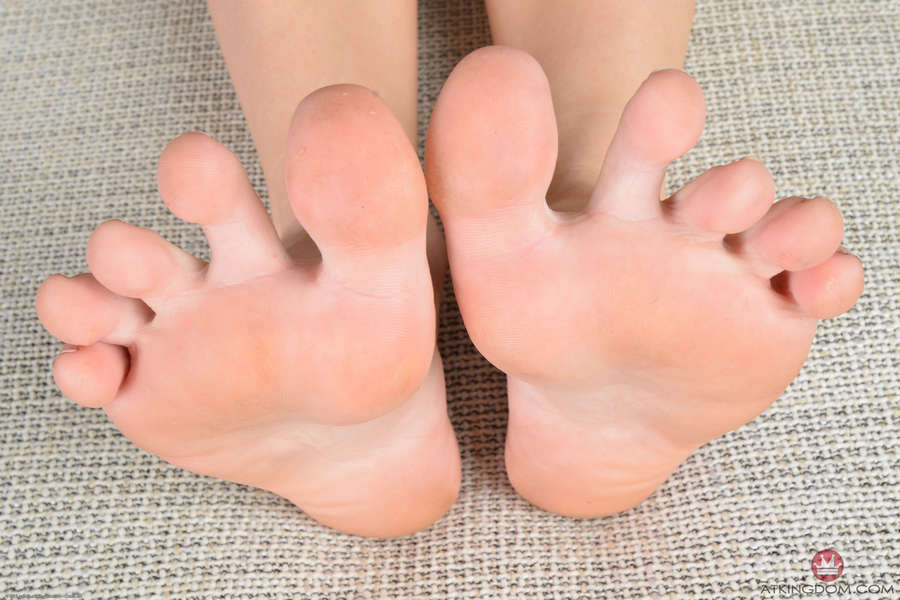 Kimberly Brix Feet