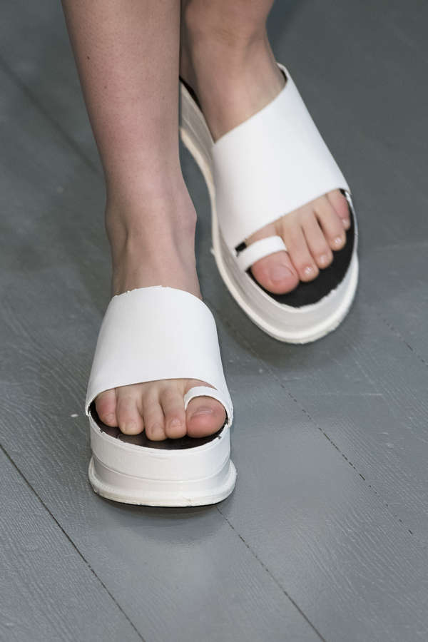 Leila Zandonai Feet