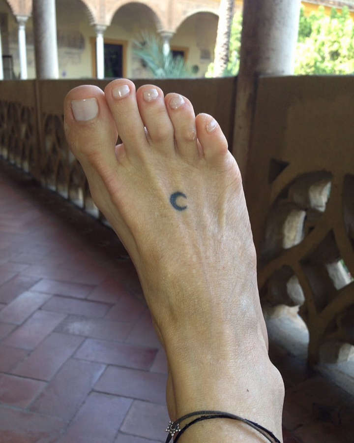 Eugenia Martinez De Irujo Feet (6 photos) - celebrity-feet.com